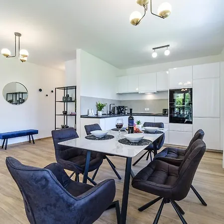 فيلة Janie With A Pool For Up To 16 People سوبيتار