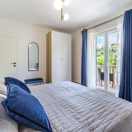 Villa Janie With A Pool For Up To 16 People *