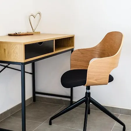 Janie With A Pool For Up To 16 People * سوبيتار