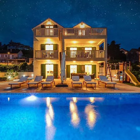 Janie - Luxury Multi-level Estate With Pool Villa Supetar