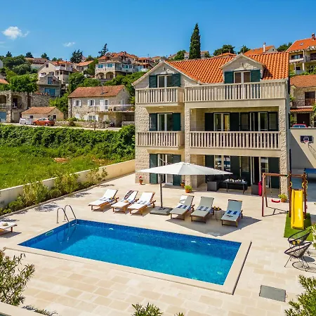 Villa Janie - Luxury Multi-Level Estate With Pool * Supetar