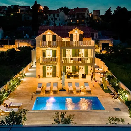 Villa Villa Janie - Luxury Multi-Level Estate With Pool Supetar