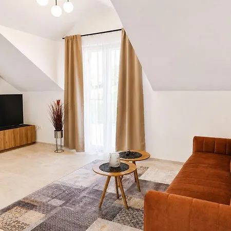 Villa Janie - Luxury Multi-level Estate With Pool Supetar