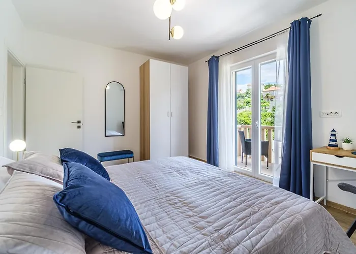 Villa Janie With A Pool For Up To 16 People *