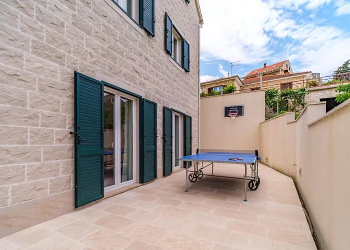 Villa Janie With A Pool For Up To 16 People *