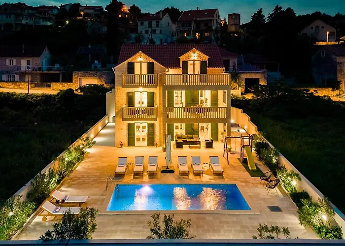 Villa Janie With A Pool For Up To 16 People San Pietro di Brazza